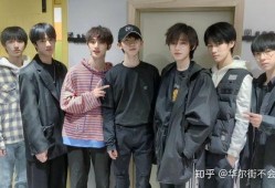 娱乐吃瓜兵时代少年团,娱乐吃瓜兵的青春传奇