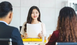 娱乐吃瓜酱大学找工作