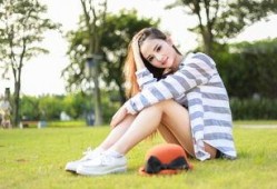 娱乐吃瓜女配变成女生,她如何华丽转身？