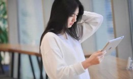 娱乐吃瓜女配变成女生,她如何华丽转身？