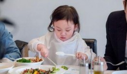 娱乐吃瓜李小露是谁,李小露的真实身份大起底